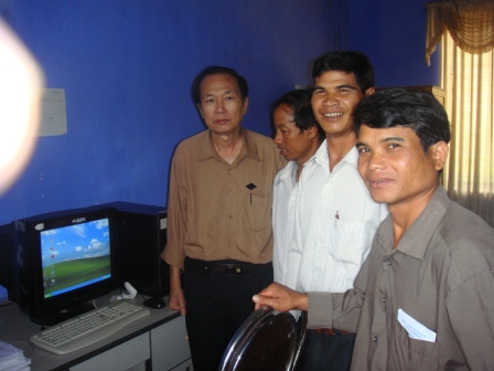 Lãnh đạo Sở Xây dựng tỉnh Kon Tum thăm  và làm việc tại xã kết nghĩa Tê Xăng, huyện Tu Mơ Rông